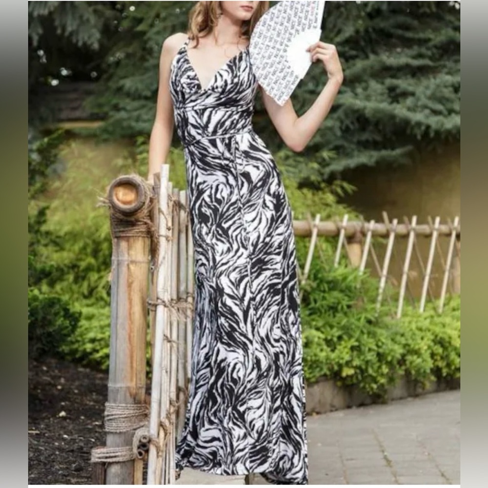 KAREN KANE Elegant Black and White peacock PRINT maxi …..661